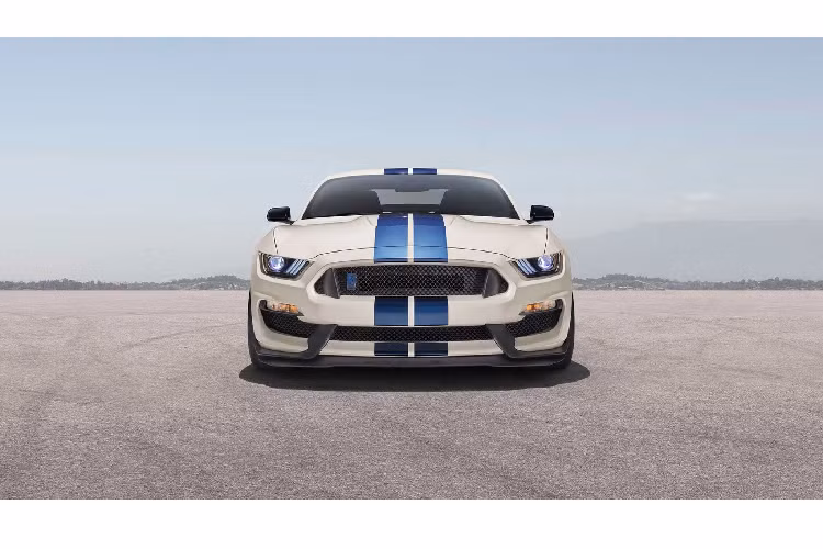 Các khách hàng yêu thích Mustang Shelby GT350 và GT350R Heritage Edition 2020 có thể đặt hàng với mức giá khởi điểm là 60.440 USD (tương đương 1,4 tỷ đồng) cho phiên bản Shelby GT350, trong khi phiên bản Shelby GT350 “R” khởi điểm ở mức 73.435 USD (khoảng 1,7 tỷ đồng). Xe sẽ bắt đầu được sản xuất vào năm sau, những chiếc xe đầu tiên sẽ giao cho khách hàng dự kiến vào mùa xuân năm 2020.