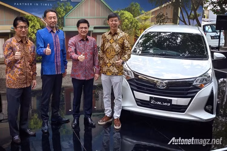  Mẫu xe giá rẻ Toyota Calya là dòng MPV 7 chỗ cỡ nhỏ đã lần đầu tiên ra mắt thị trường Đông Nam Á nói chung và Indonesia nói riêng vào tháng 8/2016. Toyota Calya về cơ bản chính là mẫu xe được đổi tên của người anh em Daihatsu Sigra.