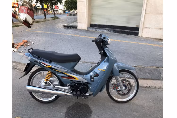 Phần nội công đã được làm nhẹ lại và sử dụng mobin sườn MSD to lớn được lắp bên cánh bửng phải của xe khá liền lạc, nhẹ nhàng và gọn gàng.