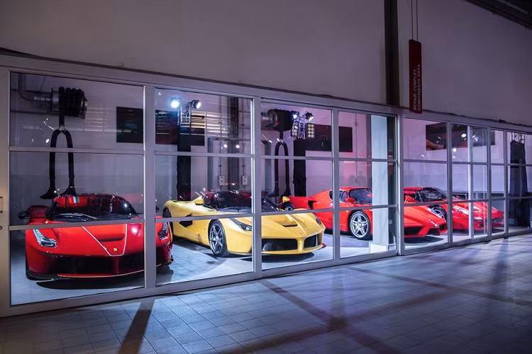 Dàn cực phẩm siêu xe Ferrari tại Thái Lan này bao gồm các mẫu như; Enzo, Ferrari LaFerrari Coupe, Ferrari LaFerrari Aperta, Ferrari F40, Ferrari F50 và cuối cùng là Ferrari 288 GT0.