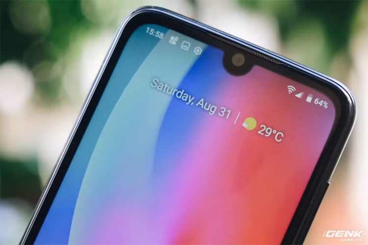 Màn hình của Vsmart Star mang lối thiết kế "giọt nước". 