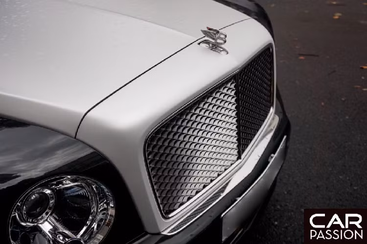 Bentley Mulsanne Speed sử dụng khối động cơ V8 tăng áp kép, có dung tích 6.775 lít, sản sinh công suất tối đa 530 mã lực tại vòng tua máy 4.200 vòng/phút và mô men xoắn cực đại đạt mức 1.100 Nm tại vòng tua máy 1.750 vòng/phút.