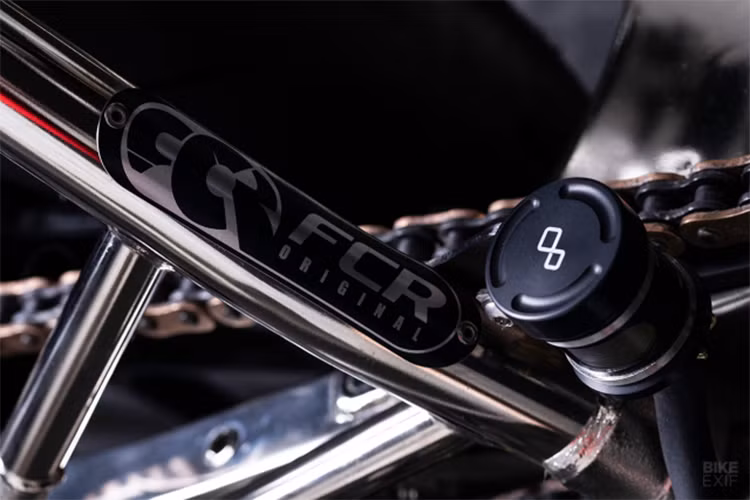Sức mạnh cơ bản của Triumph Thruxton độ mới này được xem là khá ổn, nên không có bất cứ cập nhật nào ở động cơ, những thay đổi duy nhất là một bộ các bộ lọc K &amp; N, ống xả 2in1 mới.