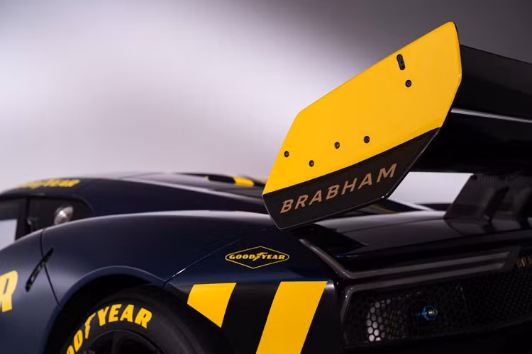 Trường đua này là một trường đua đặc biệt với lịch sử của Brabham khi tại đây, Sir Jack Brabham đã giành chức vô địch Công thúc 1 thứ 3 của mình vào năm 1966.