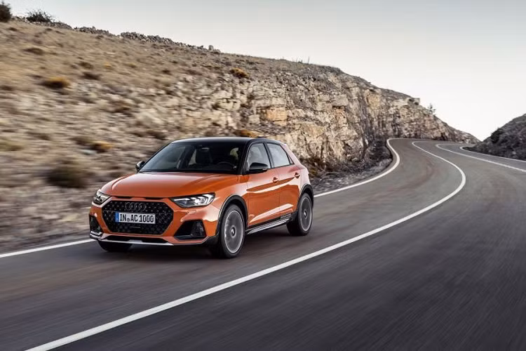 Theo kế hoạch giá xe Audi A1 Citycarver sẽ được công bố tại thị trường châu Âu vào tháng 8 tới, trong một thời gian giới hạn, hãng sẽ cung cấp cả phiên bản Edition One đặc biệt cho Citycarver.