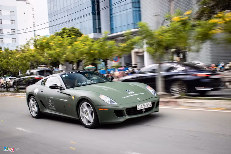 Bên cạnh Ferrari 599 GTB, ông Đặng Lê Nguyên Vũ còn sở hữu nhiều siêu xe thuộc thương hiệu ngựa chồm như 488 Spider, 488 GTB, 458 Italia, 458 Speciale... 