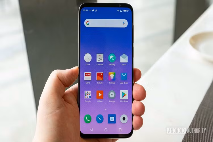 Meizu 16s (từ 476 USD) - Model này có thiết kế tối giản, đạt 91.53% diện tích hiển thị mặt trước. Cụm camera của máy hỗ trợ tính năng Dual Super Night Scene, cho phép chụp liên tục 17 ảnh và ghép lại với nhau để cải thiện chất lượng hình trong điều kiện ánh sáng yếu. Điểm hạn chế trên thiết bị này là máy đã bị loại bỏ giắc cắm tai nghe.