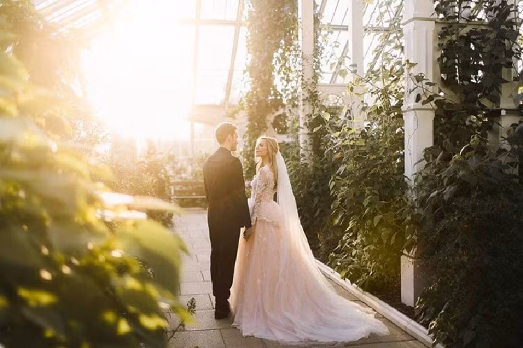Trong bài đăng, Marzia Kjellberg chia sẻ ngày tổ chức lễ cưới là 19/8, cũng là ngày kỷ niệm 8 năm cả 2 lần đầu gặp nhau. Ảnh: Felix Kjellberg. 
