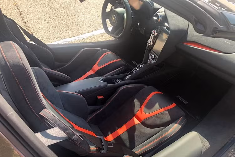 Trước đó trong một cuộc livestream trên trang Car Passion Team, trưởng đoàn Car Passion và người sáng lập ra hành trình siêu xe lớn nhất Việt Nam là Cường Đô la cũng khẳng định khi hành trình Car Passion 2020 diễn ra với chặng đường đi quan các nước Thái Lan, Campuchia và Lào sẽ không có bất cứ chiếc siêu xe nào mang biển CV, NN hay NG.