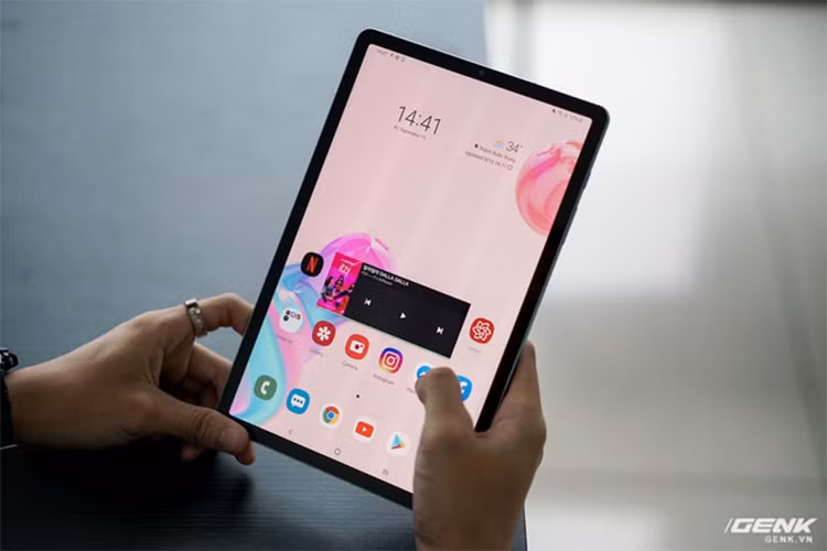 Galaxy Tab S6 duoc Samsung quang cao thay the laptop