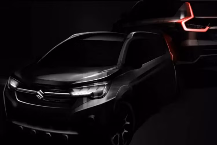 Về tiện nghi, mẫu xe crossover Suzuki XL6 dự kiến sẽ chia sẻ hệ thống thông tin giải trí của Ertiga bao gồm màn hình cảm ứng 7,0 inch tương thích Android Auto và Apple CarPlay.Bên cạnh các chi tiết trang trí khác. Khả năng xe được bị điều hoà, đèn pha và gạt nước tự động, và hệ thống kiểm soát hành trình và điều chỉnh độ cao cho ghế lái.