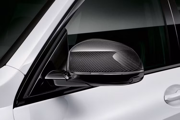 Về hiệu suất hoạt động, BMW X6 nhiều khả năng được trang bị hệ thống phanh hiệu suất cao tương tự như X5 M và X6 M. Bộ phanh này có đường kính đĩa phanh lớn và nhẹ hơn đáng kể so với các bộ phanh thông thường. Do đó, hiệu quả quãng đường phanh cũng được cải thiện triệt để. 