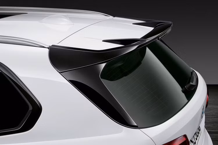 Ngoài ra, BMW còn mang tới 1 trang bị về mâm xe 22 inch cho khách hàng lựa chọn.