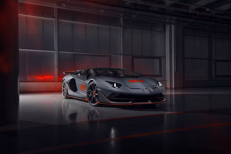 Tại triển lãm Monterey Car Week sắp tới, hãng siêu xe Lamborghini sẽ cho ra mắt chiếc Aventador SVJ 63 Roadster hoàn toàn mới, tiếp nối phiên bản coupe đã ra mắt vào năm ngoái.