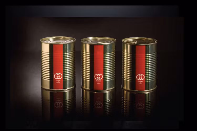 Ăn chút dưa muối Gucci cho đỡ ngán không? 