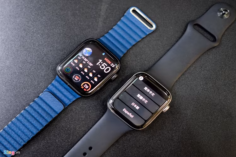 Phiên bản smartwatch mới nhất này đang được các cửa hàng xách tay ở Việt Nam chào bán với mức giá 12 triệu đồng cho phiên bản 44 mm và 10 triệu đồng cho bản 40 mm. Mức giá này ngang bằng với Apple Watch Series 4 chính hãng.