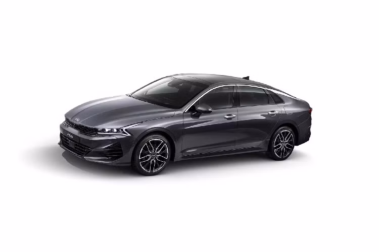 Các tùy chọn động cơ của Optima thế hệ mới vẫn chưa được công bố, nhưng khả năng cao Optima mới sẽ chia sẻ động cơ với ‘’người anh em’’ Hyundai Sonata thế hệ mới. Chính vì thế, các khách hàng mua xe tại Bắc Mỹ có thể mong đợi Optima All-New sẽ có phiên bản động cơ 1.6 lít tăng áp mạnh 180 mã lực và mô-men xoắn cực đại 264 Nm. Bên cạnh động cơ 2.5 lít hút khí tự nhiên cho công suất tối đa 191 mã lực và mô-men xoắn 245Nm.