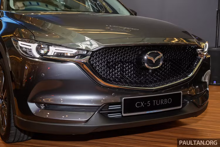 Các trang bị an toàn trên mẫu SUV này bao gồm 6 túi khí, hệ thống kiểm soát lực kéo, hệ thống cân bằng điện tử, hỗ trợ khởi hành ngang dốc, hệ thống chống bó cứng phanh và phân bổ lực phanh điện tử, cảnh báo điểm mù và cảnh báo lệch làn đường.