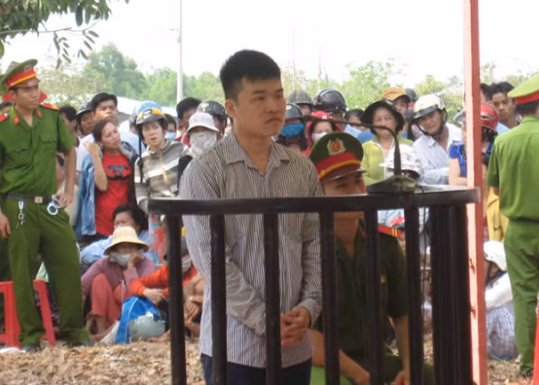Ngày 21/4/2015, tại phiên tòa lưu động xét xử tại khu dân cư Long Thạnh Hưng, huyện Chợ Gạo TAND tỉnh Tiền Giang đã tuyên phạt Nguyễn Hoài Nam án tử hình về hành vi giết chết ba người, 18 năm tù về cướp tài sản. Tổng hình phạt là tử hình. 