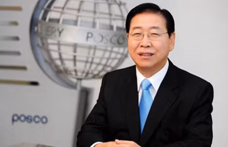 7. Hàn Quốc điều tra quỹ đen tại dự án cao tốc VN Theo Korea Times, một số lãnh đạo POSCO điều hành các đơn vị thi công xây dựng các dự án tại Đông Nam Á bị cáo buộc đã lập một quỹ đen lên đến 10 tỉ won (gần 199 tỉ đồng) bằng cách thông đồng với các nhà thầu phụ ở địa phương để thổi phồng các chi phí xây dựng đường cao tốc ở Việt Nam giai đoạn 2009 đến 2012. Hiện cựu chủ tịch Tập đoàn POSCO (Hàn Quốc) - ông Chung Joon-yang và một số cựu lãnh đạo và lãnh đạo đương nhiệm của công ty này đã bị cấm xuất cảnh từ giữa tháng 3/2015 nhằm phục vụ điều tra.