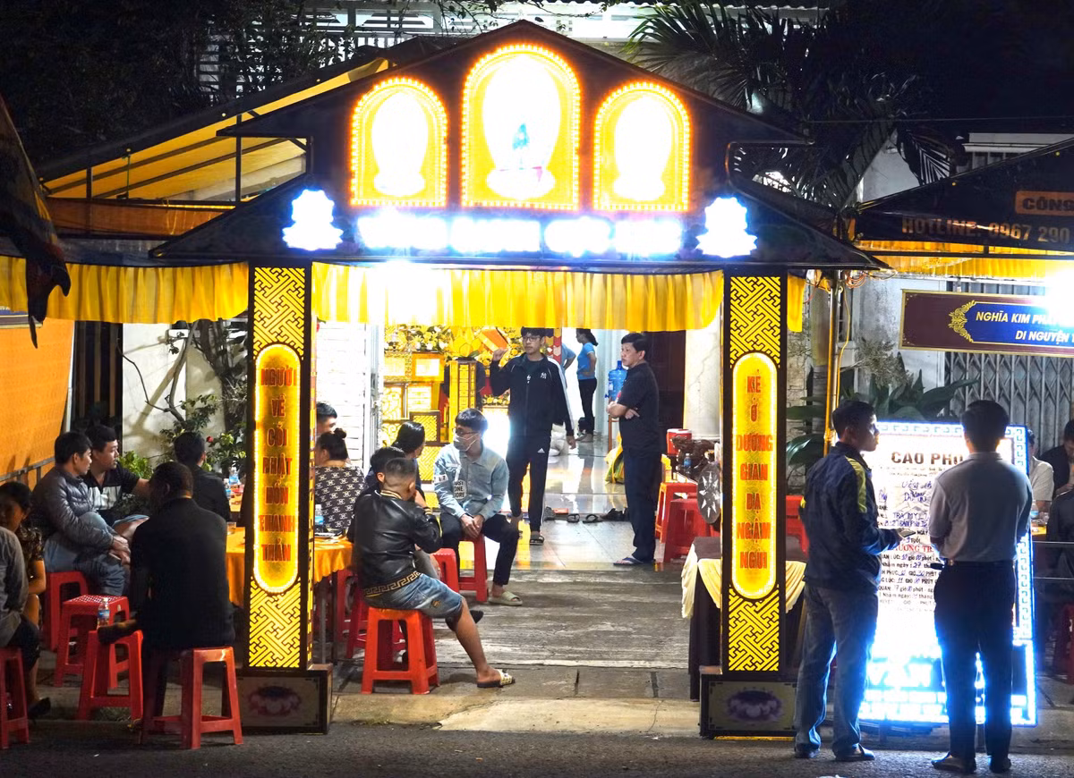 TNGT tại Gia Lai: Mẹ tiền đạo Paollo muốn đưa thi thể con về nước. - Hình 2 TNGT tai Gia Lai: Me tien dao Paollo muon dua thi the con ve nuoc.-Hinh-2