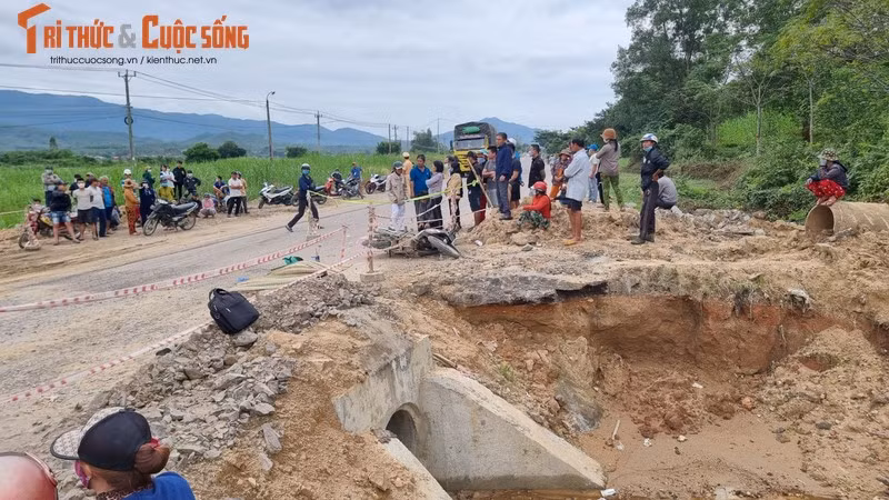 Binh Dinh: Them 2 thang dieu tra vu TNGT tai doan duong dang thi cong