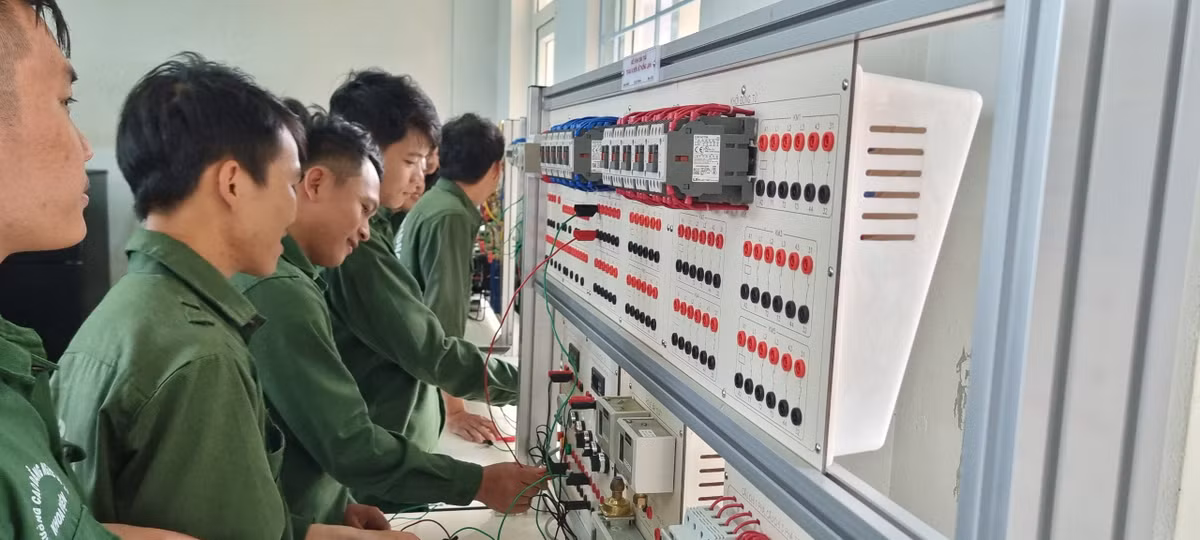 Hoi Nha bao tinh Gia Lai tham cac don vi truc thuoc Binh doan 15-Hinh-3