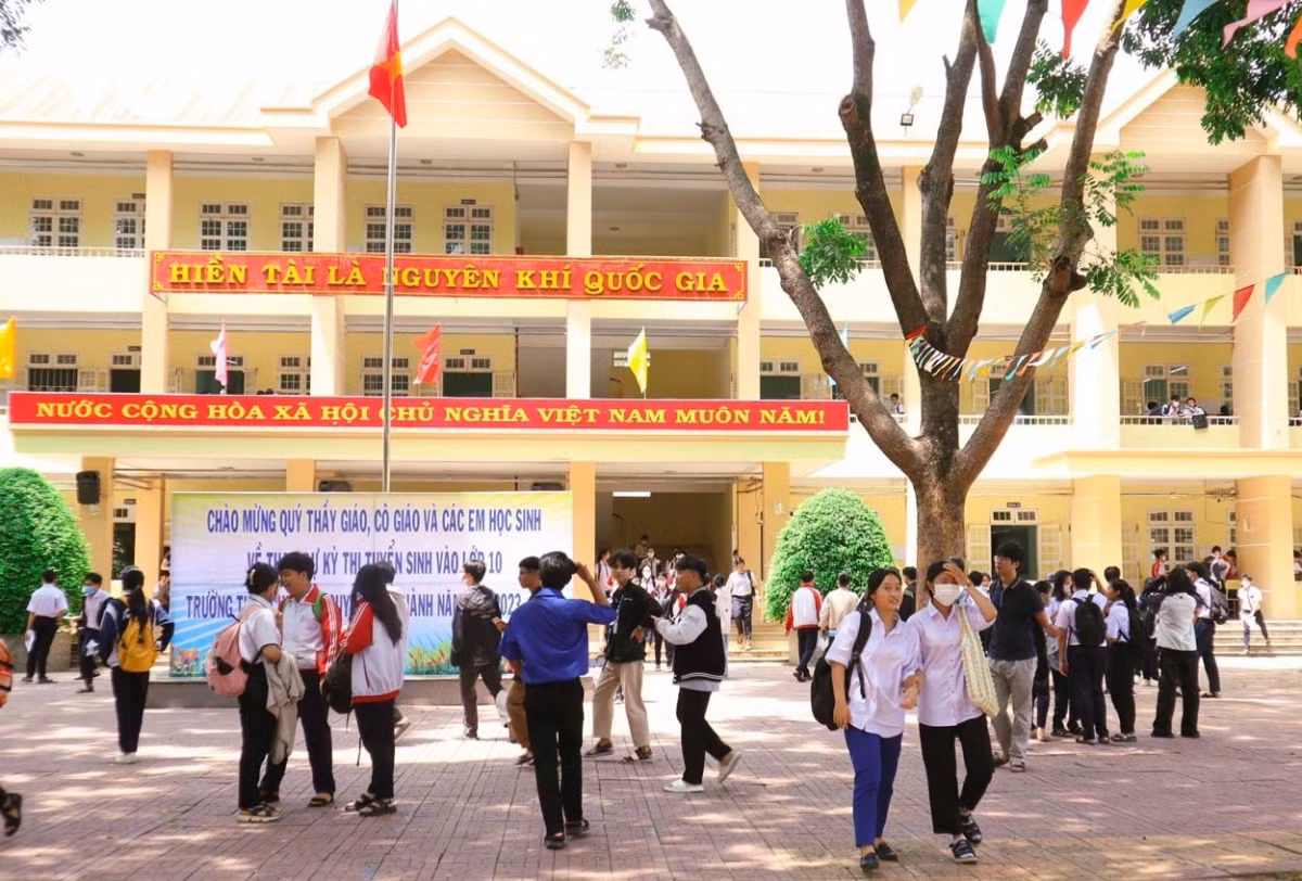 Kon Tum: Thuong truc Tinh uy chi dao vu nghi lo de thi vao lop 10