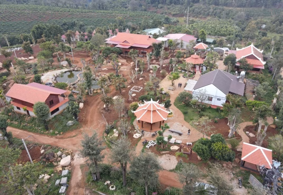 Gia Lai: Cach chuc mot chu tich xa vi de xay dung trai phep