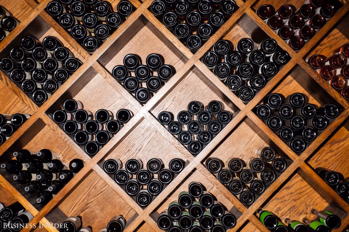 Trong một năm, nhà máy City Winery ở New York sản xuất 90 tấn rượu, tương đương khoảng 6.200 chai rượu.