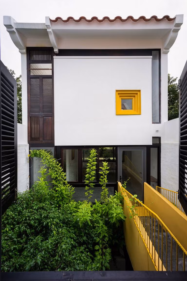 Ngôi nhà hiện đại ở Cần Thơ, được thiết kế bởi công ty Landmark Architecture, hoàn thành năm 2016. Ngôi nhà hiện đại ở Cần Thơ, được thiết kế bởi công ty Landmark Architecture, hoàn thành năm 2016.