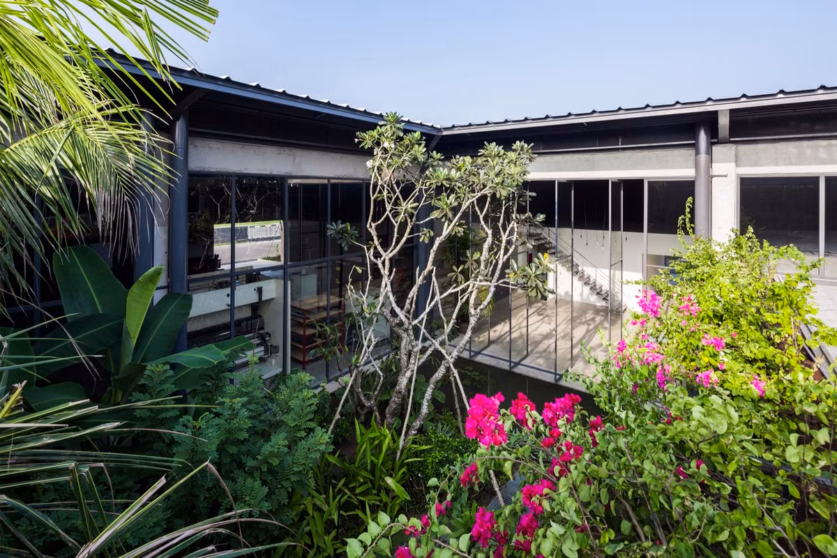 Nhà máy Katzden Architec được xây dựng với mức chi phí thi công khá hạn chế nhưng vẫn mang tính thẩm mỹ cao.