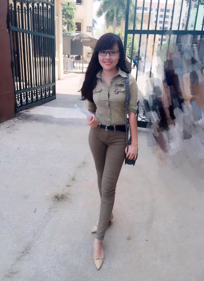Âu Hà My (tên gọi khác là Triệu Mẫn hay Mẫn Mẫn), được giới trẻ Việt biết đến với biệt danh hot girl giám thị sau bức ảnh cô chụp tại cổng trường ĐH Công nghiệp Hà Nội thời điểm mùa thi cách đây chưa lâu. Thời điểm đó Hà My làm công việc giám thị, trông thi cho các thí sinh sinh tham gia kỳ thi tuyển sinh đại học và cao đẳng 2015. Bức ảnh sau giờ làm bài cô chụp ở cổng trường với khuôn mặt xinh xắn gây thương nhớ cho rất nhiều dân mạng, bạn trẻ.