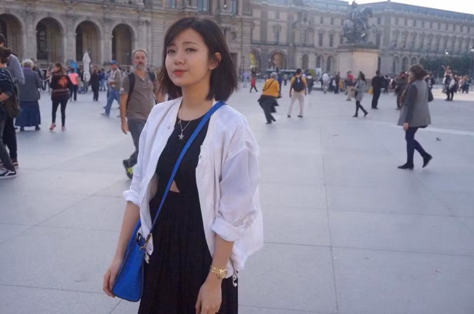 Trước những phán xét, bình luận của cư dân mạng, Tú Linh cũng cho rằng không nên có hành động áp đặt cảm xúc lên người khác trong khi những cảm xúc thật sự của cô lại chẳng mấy ai hiểu được.