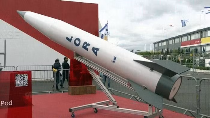 Vũ khí Israel ngày càng xuất hiện nhiều trong các cuộc xung đột gần đây, giới quan sát nhận định, ngoài việc trợ giúp các lực lượng thân Israel, Tel-aviv còn nhân cơ hội quảng bá các loại vũ khí của mình.