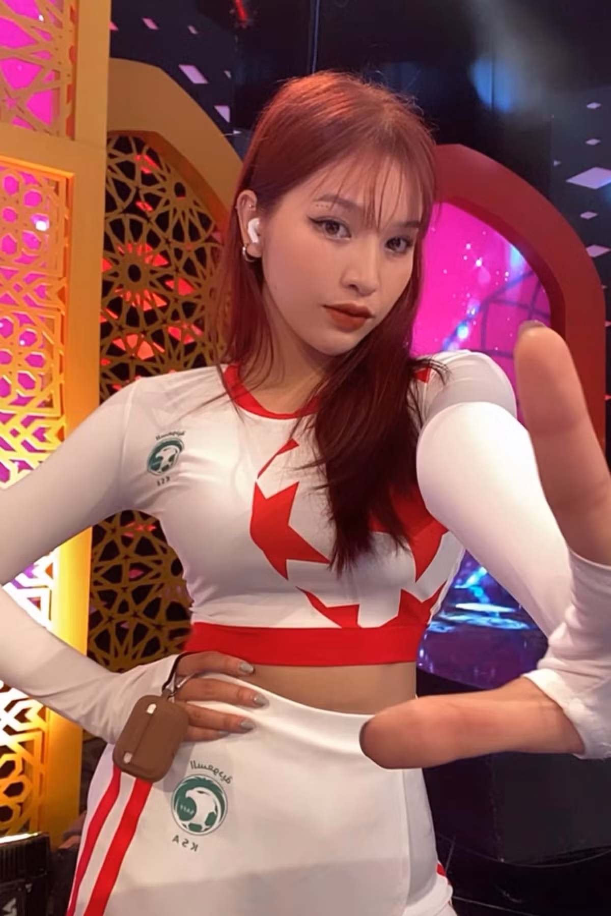 Dù tuổi đời còn trẻ nhưng Minh Châu sở hữu vẻ ngoài khá trưởng thành với nhan sắc đằm thắm pha chút ngọt ngào.