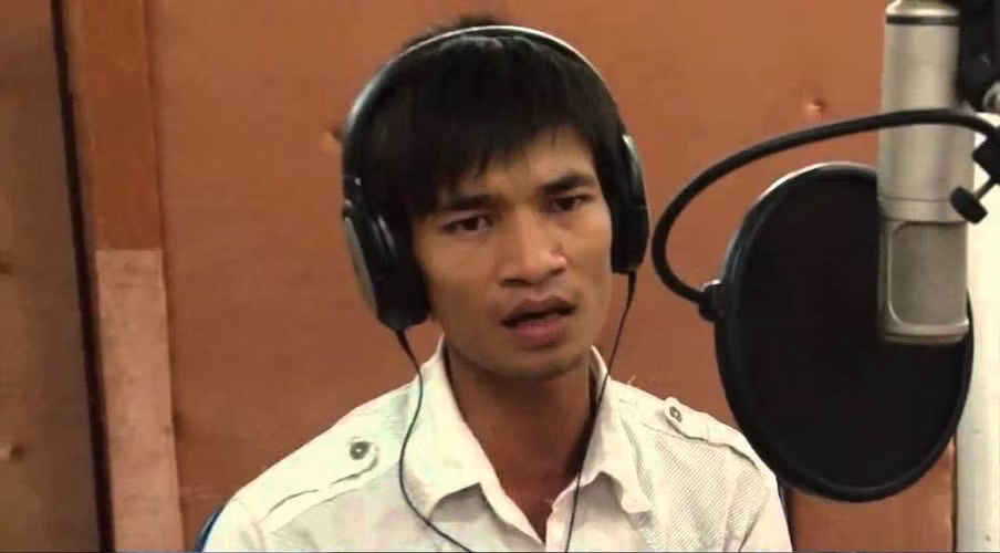 Sau 8 năm nổi tiếng, trên mạng xã hội, thỉnh thoảng Lệ Rơi vẫn cập nhật hình ảnh về bản thân.