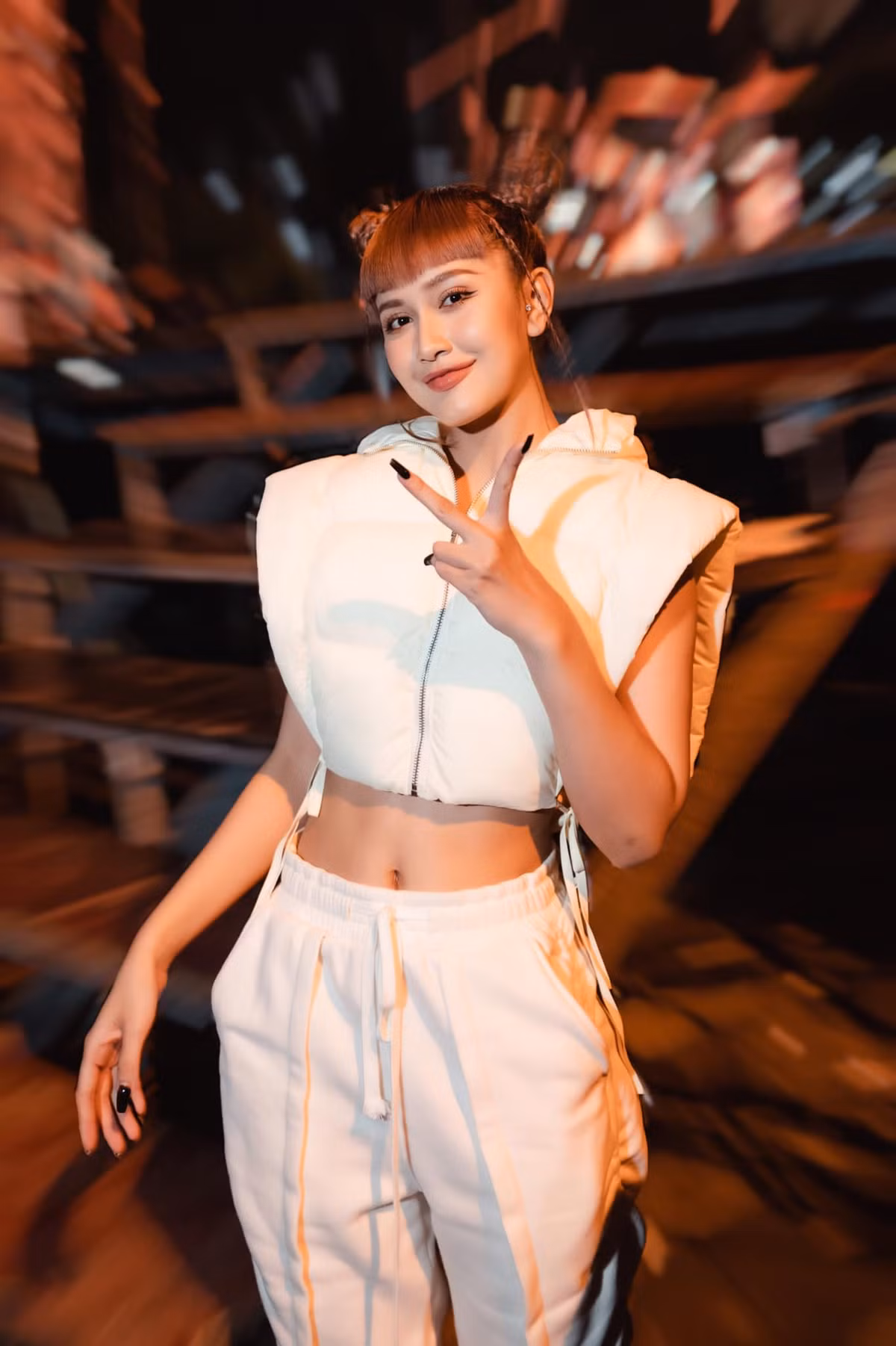 Nữ DJ Emma với ngoại hình xinh đẹp, hiện tại người đẹp hiện có gần 150.000 lượt theo dõi.