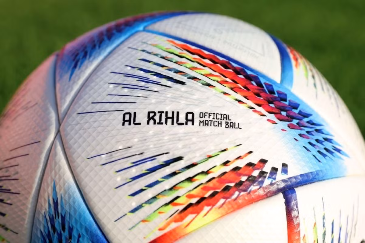 Trái bóng World Cup 2022 được làm từ CRT-Core, một loại vật liệu tổng hợp giúp đảm bảo sự ổn định và chính xác.