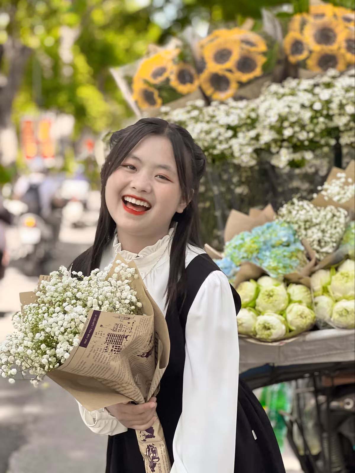 Có thể thấy, từ khi bắt đầu chăm chỉ hoạt động trên mạng xã hội, Phúng Phính ngày càng nhận được sự yêu mến và động viên từ netizen.