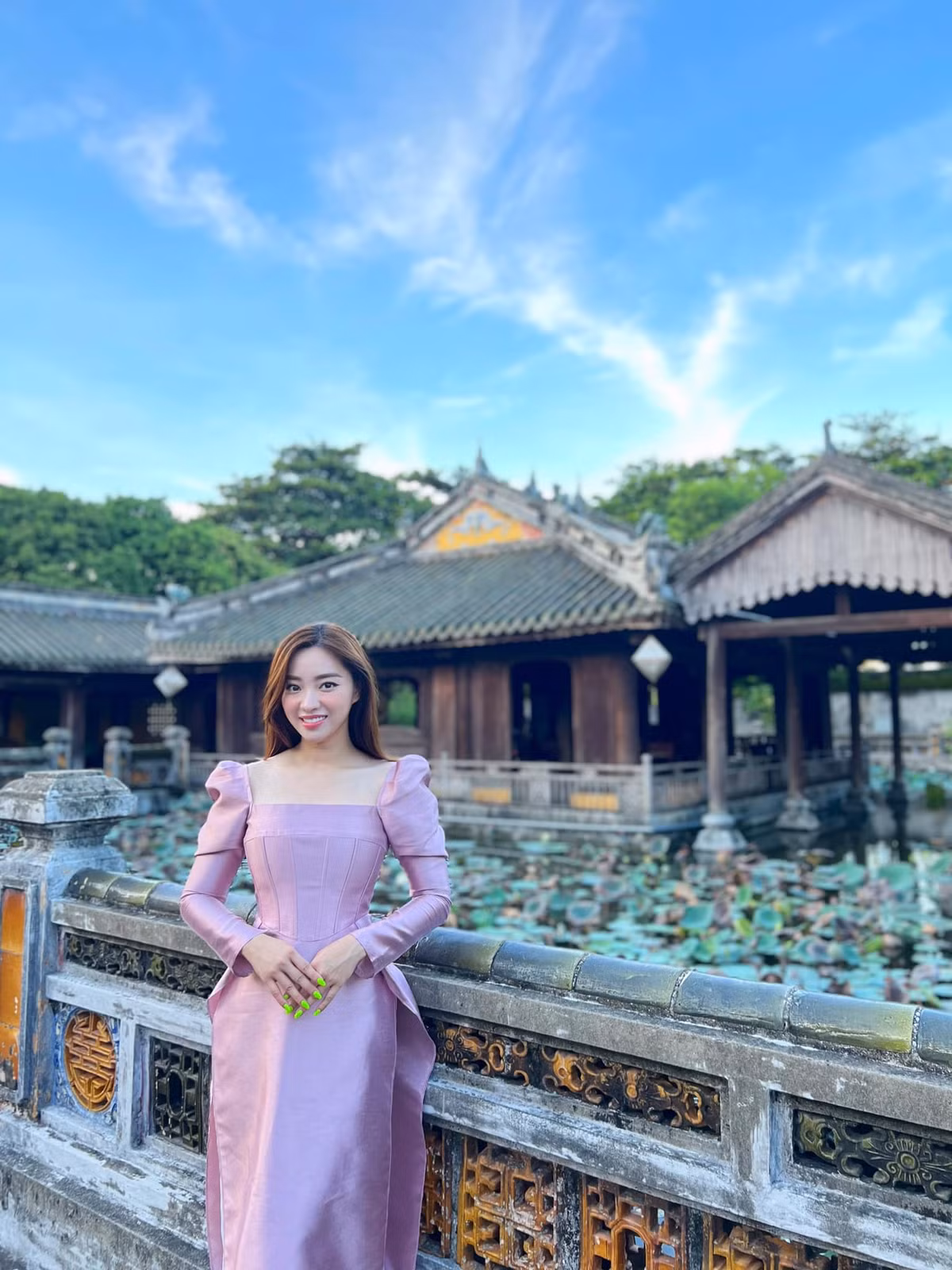 Về bản thân, cô luôn ý thức về việc làm cho bản thân ở trong trạng thái đẹp nhất.