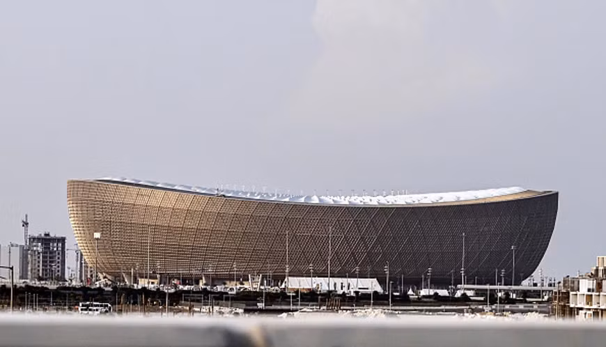 Sân vận động Lusail ở Lusail là địa điểm tổ chức giải đấu lớn nhất của Qatar, có sức chứa 80.000 khán giả.