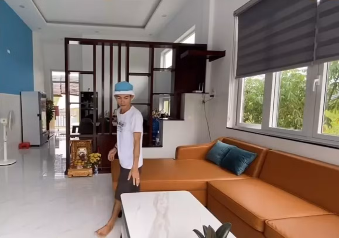 Theo chia sẻ ngôi nhà mới khang trang của anh có giá trị khoảng 1 tỷ đồng.