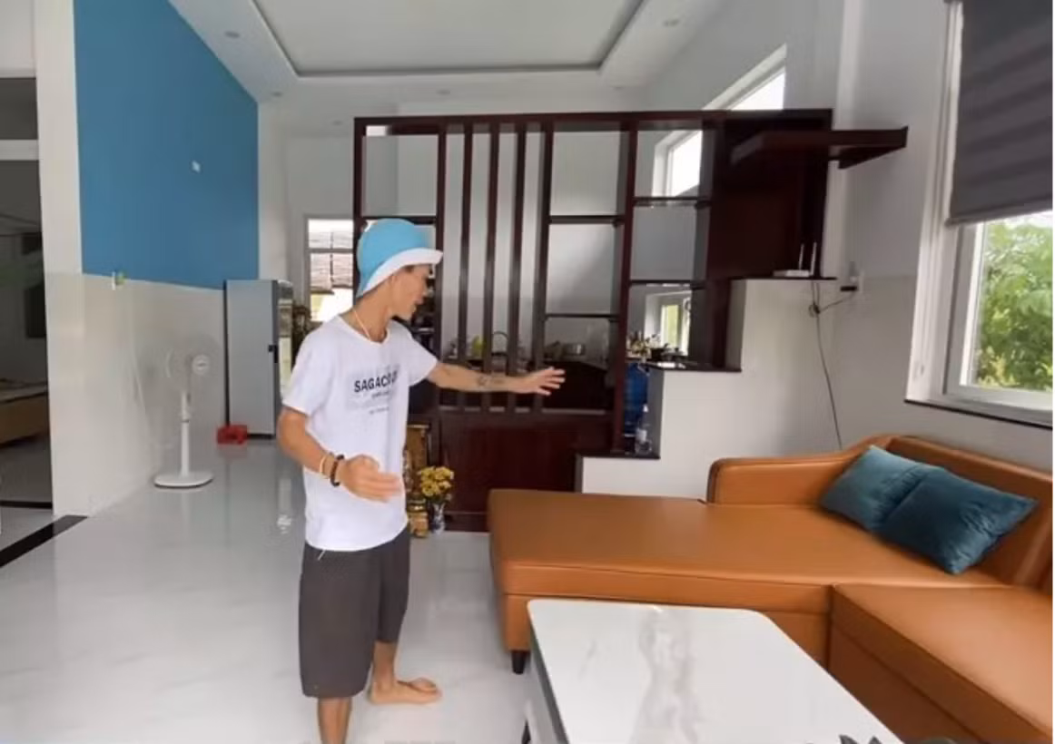 Thời gian qua So Y Tiết khiến bao người ngưỡng mộ khi khoe xây được nhà mới cực khang trang.