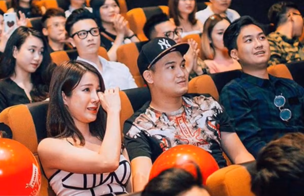 Những ai từng chứng kiến tình yêu của 2 người ắt hẳn sẽ không bao giờ quên được Nghiêm Đức từng có nhiều lời nói hoa mỹ dành cho vợ cũ.
