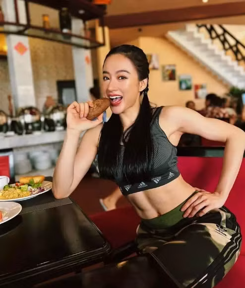 Bên cạnh đó, Angela Phương Trinh còn khiến ai nấy ngỡ ngàng khi liên tục trưng trổ thân hình cơ bắp.
