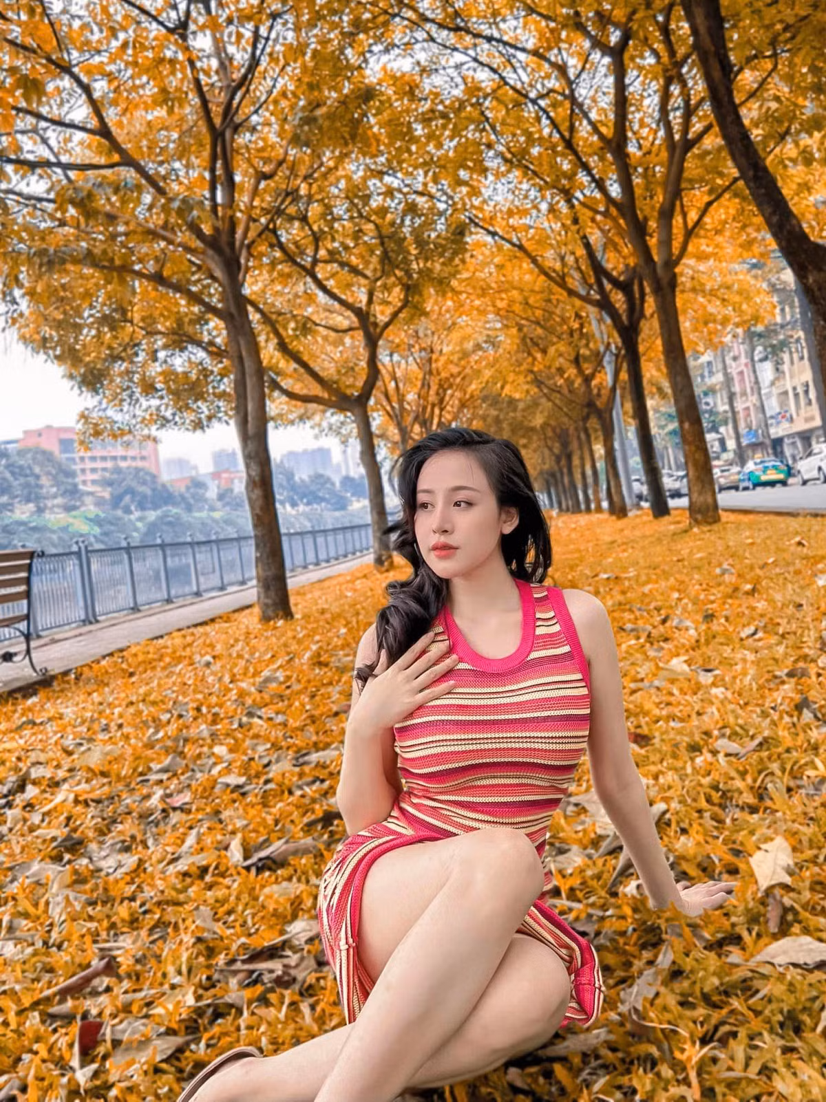 Bà Tưng từng ra mắt một số MV như Chẳng lẽ không được yêu em, Giá như nhưng chưa gặt hái thành công.