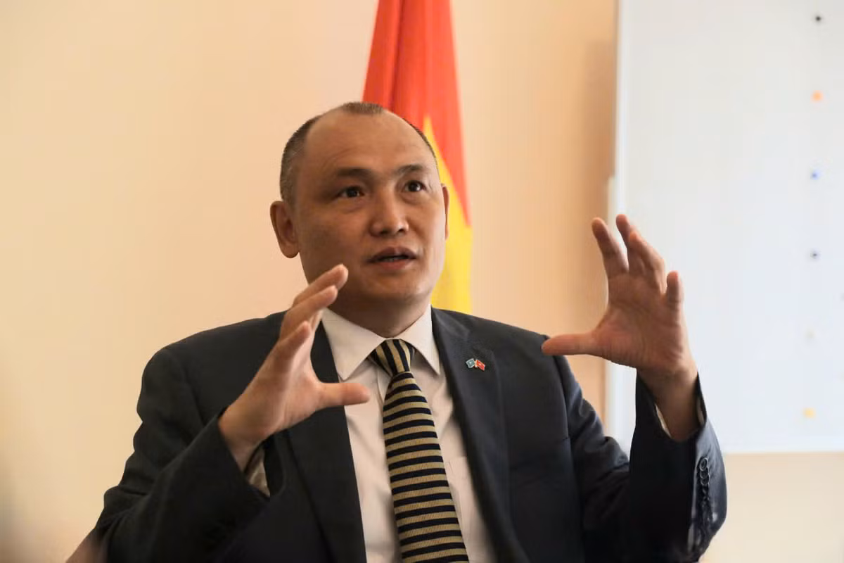 Dai su Kazakhstan chia se niem tu hao, chuc mung Viet Nam dip le 30/4