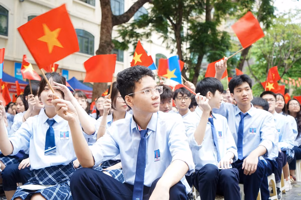 Khoi day niem tu hao dan toc, y nghia ngay 30/4 tu sach-Hinh-5