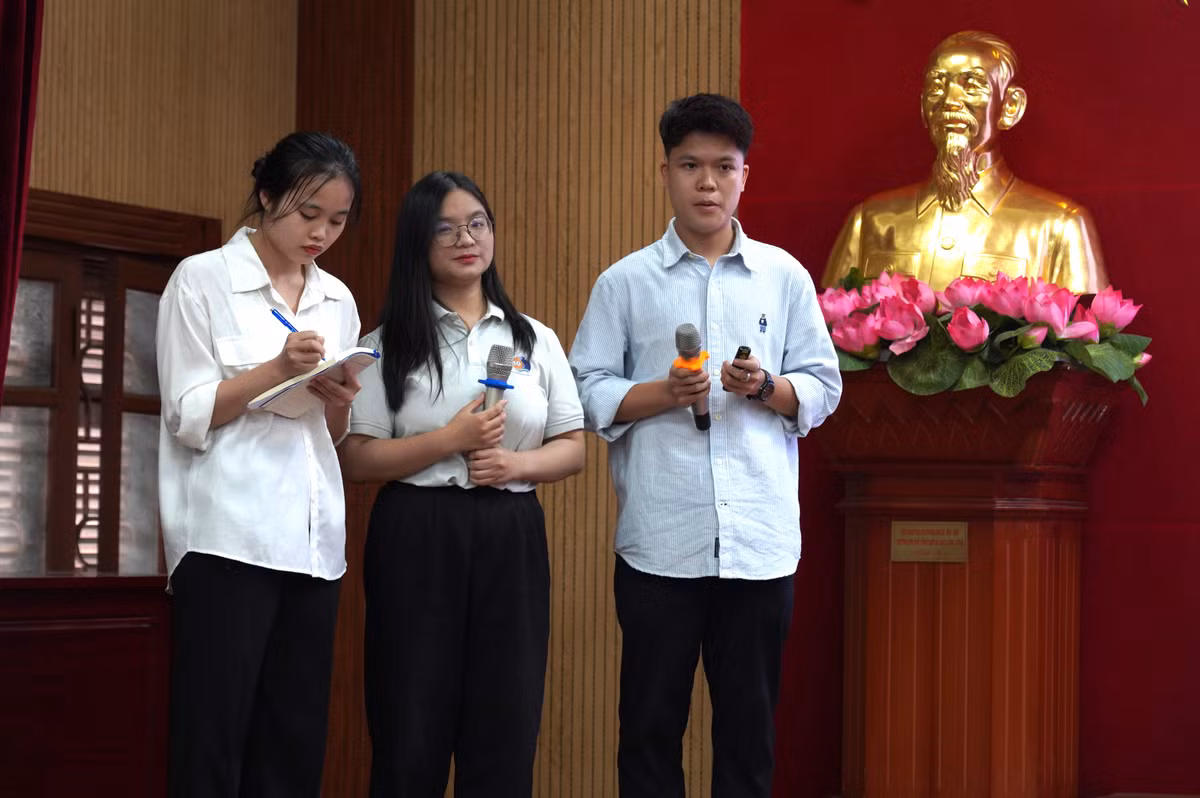 Sinh vien ung dung AI nang tam du bao dong chay, cong bo Q1